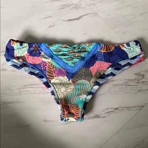 Maaji reversible cheeky swim bottoms size small